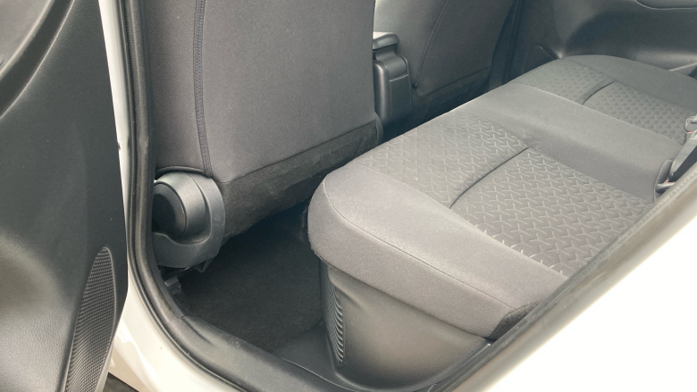 Toyota Yaris Cross 1.5 Hybrid Icon 5dr CVT Hybrid Estate